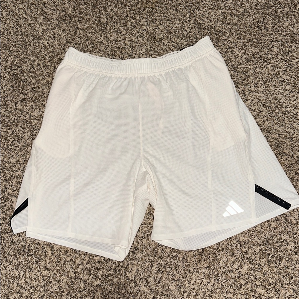 ADIDAS White Training Shorts with Black Details D4T HR SHO